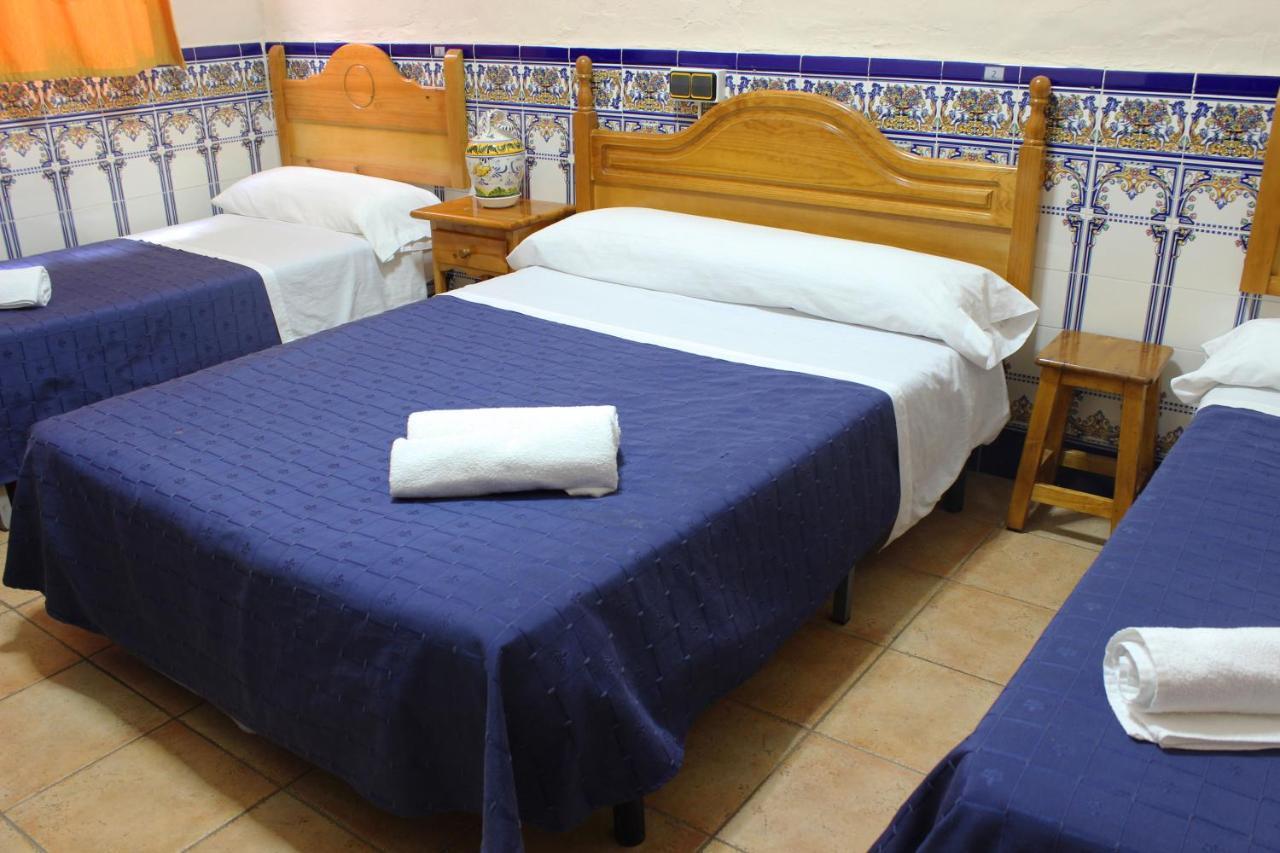 Pension Lisdos Sevilla Buitenkant foto