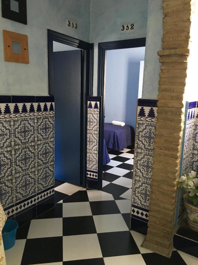 Pension Lisdos Sevilla Buitenkant foto