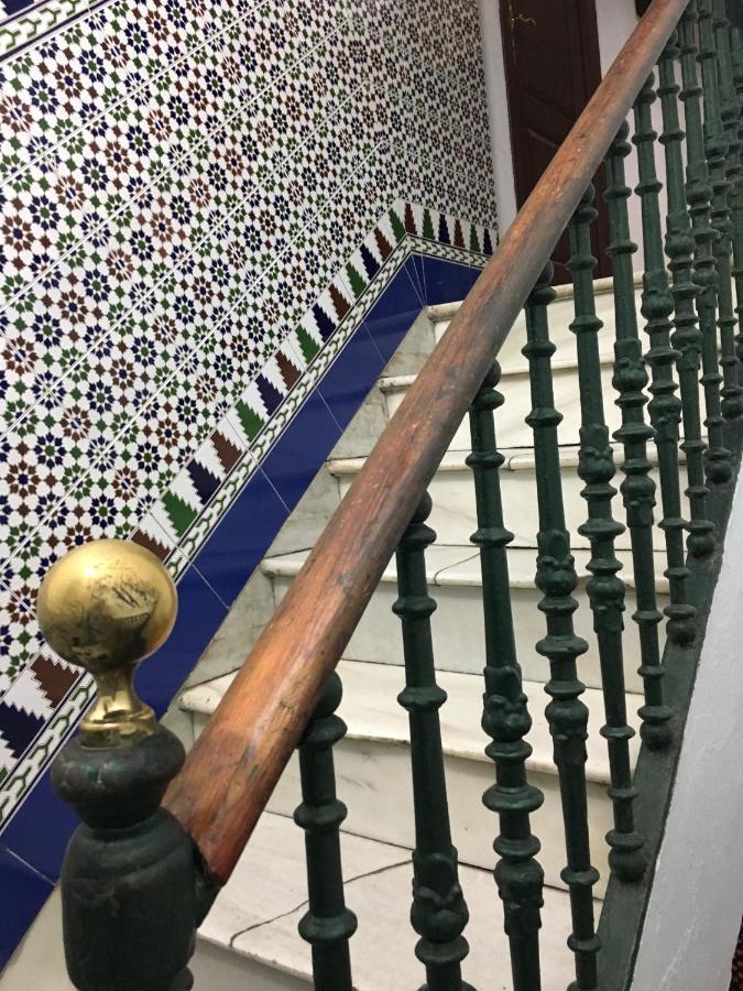 Pension Lisdos Sevilla Buitenkant foto