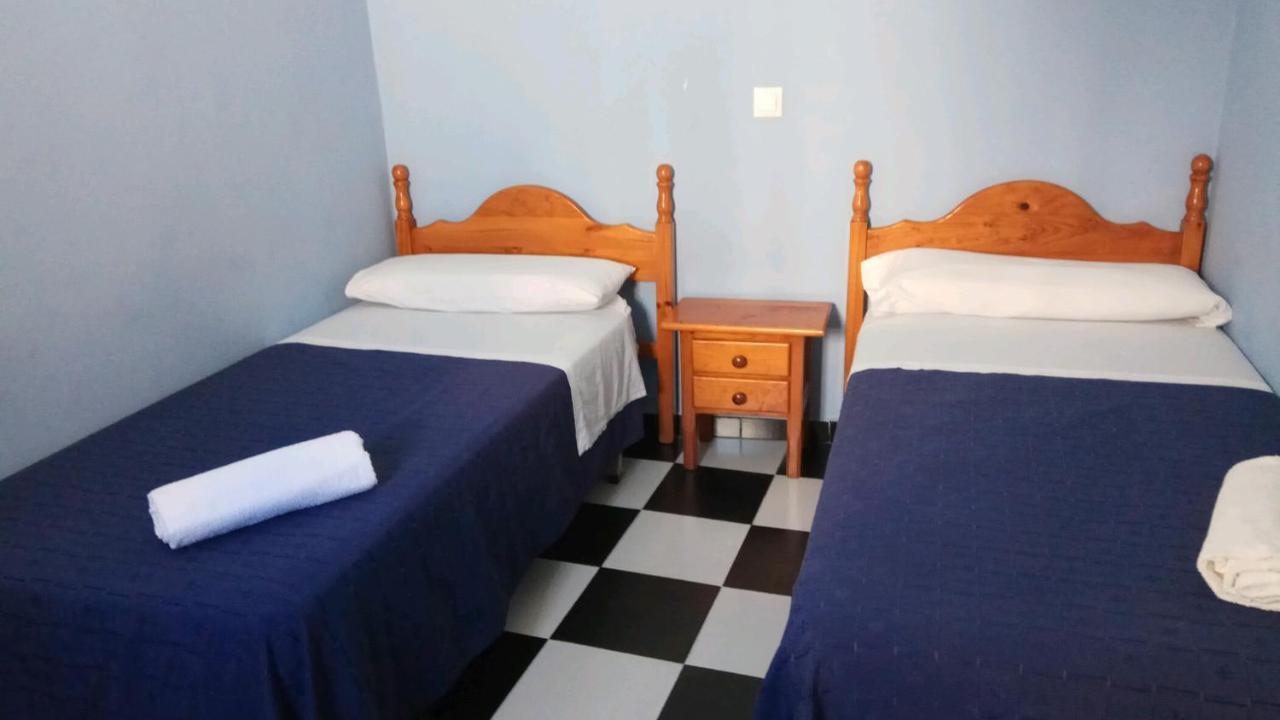Pension Lisdos Sevilla Buitenkant foto