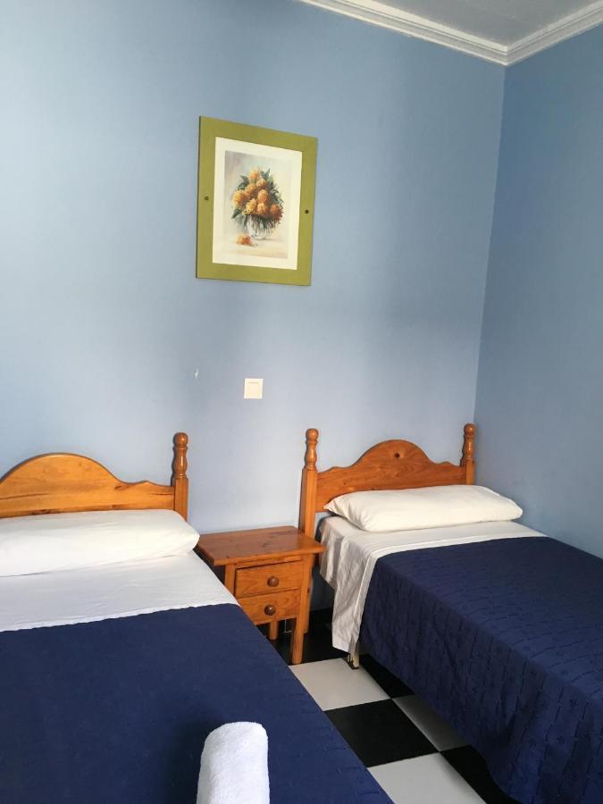 Pension Lisdos Sevilla Buitenkant foto