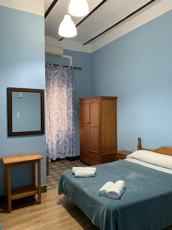 Pension Lisdos Sevilla Buitenkant foto